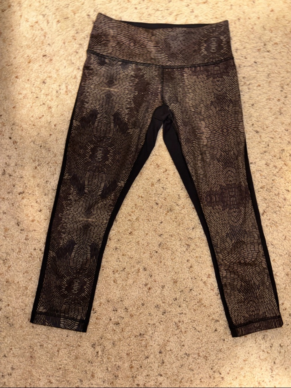 Lululemon Cropped Patterned Active Leggings - Black and Gold Size 4